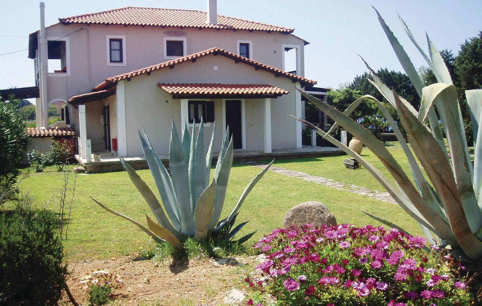 2 Bedroom Lovely Apartment In Leventoxori, Ilias Korakochori Exterior photo